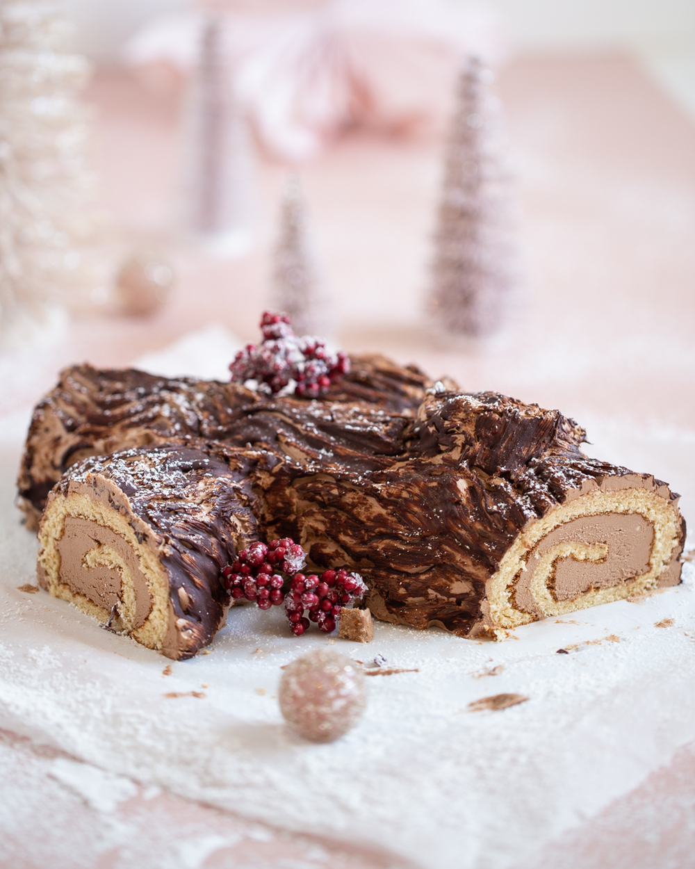 Bûche de Noël mit Schokoladen-Buttercreme | Rezept