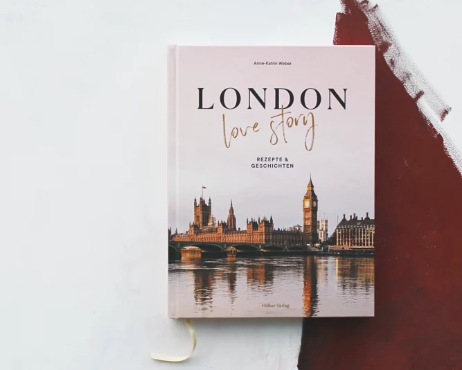 O livro London Love Story com receitas e histórias da Hölker Verlag.