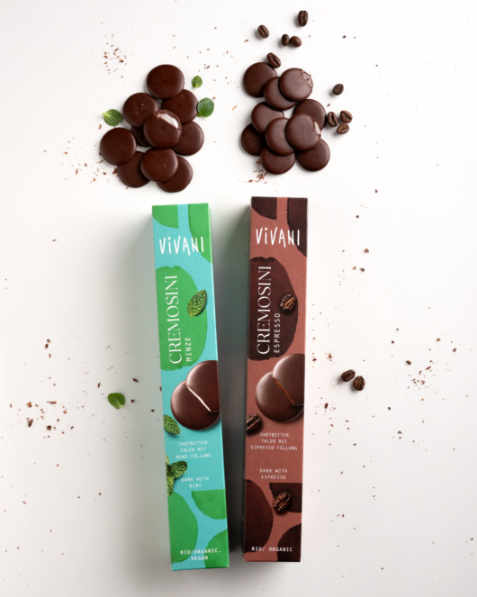 Edle Bio Genussmomente: VIVANI Cremosini in den Varianten Espresso und Minze. Umhüllt von dunkler Bioschokolade.